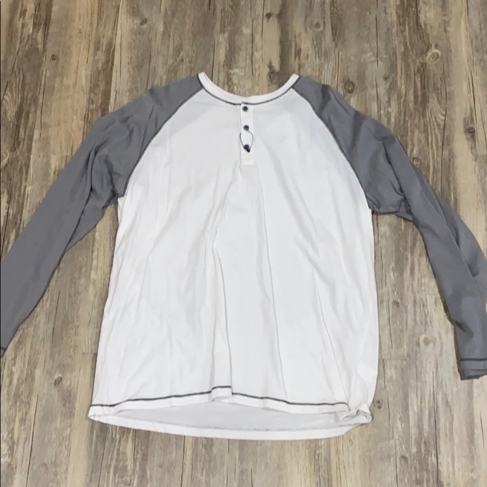 Roundtree and Yorke long sleeve